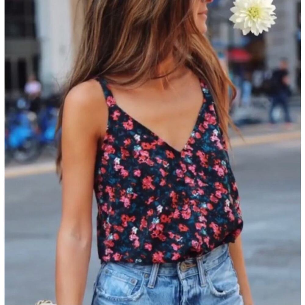 Something Navy Tank Top V-Neck Sleeveless Floral Pink Rosebud Painterly NWT